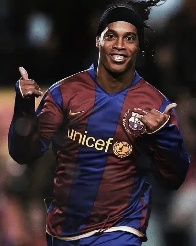 以其敏锐的 以其敏锐的