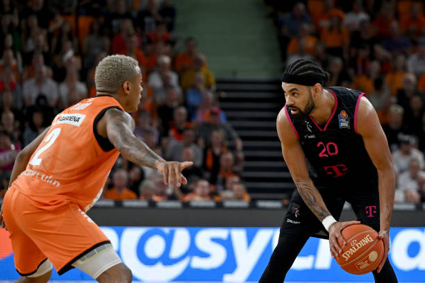 底全部离队 底全部离队